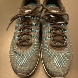Nike Tailwind 8